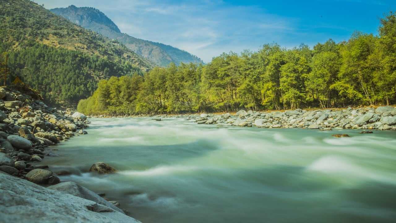 6. Beas Kund, Himachal Pradesh – River Origins in a Glacial Bowl Short on time but big on adventure? The Beas Kund trek is perfect. It’s short, scenic, and ends at the birthplace of the Beas River, with surrounding peaks standing guard like Himalayan giants. (Image: Canva) Best time to visit: May–September Trek difficulty: Easy to moderate