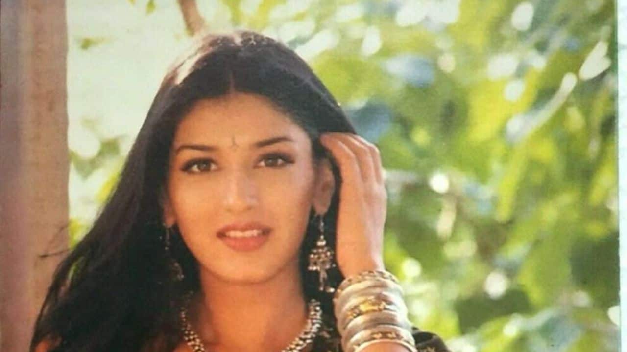Sonali Bendre talks about 90s rejection, says "the Industry didn’t want a skinny, straight-haired girl”