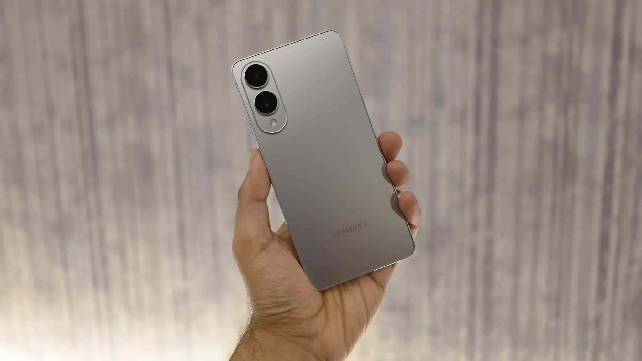 Using the phone is an experience, design-wise Using the phone is an experience, design-wise