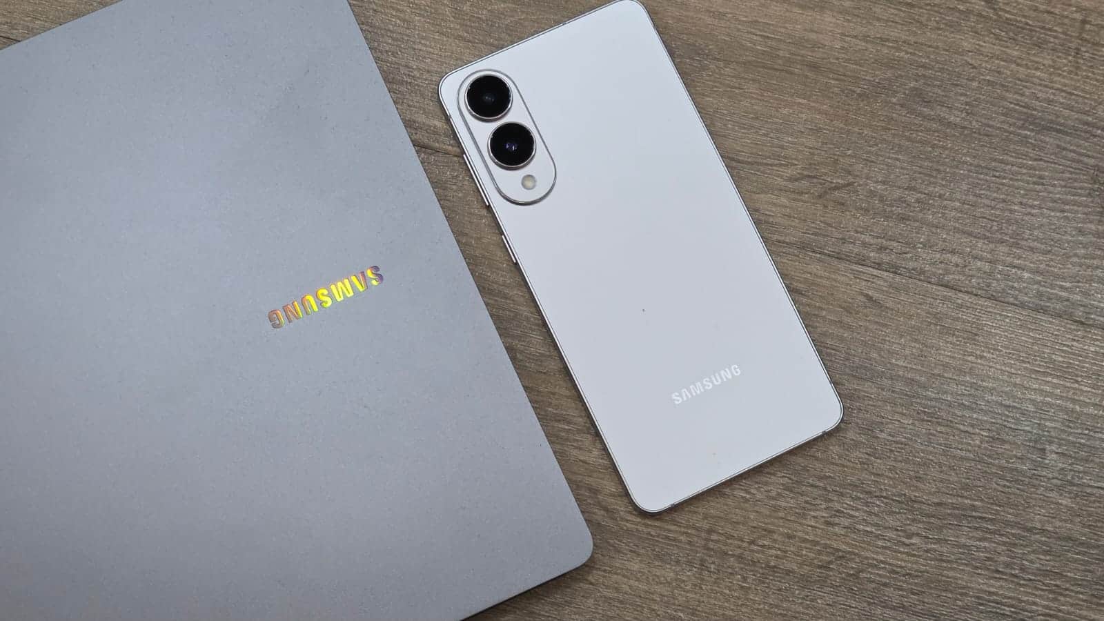 Supports Galaxy AI features too Supports Galaxy AI features too