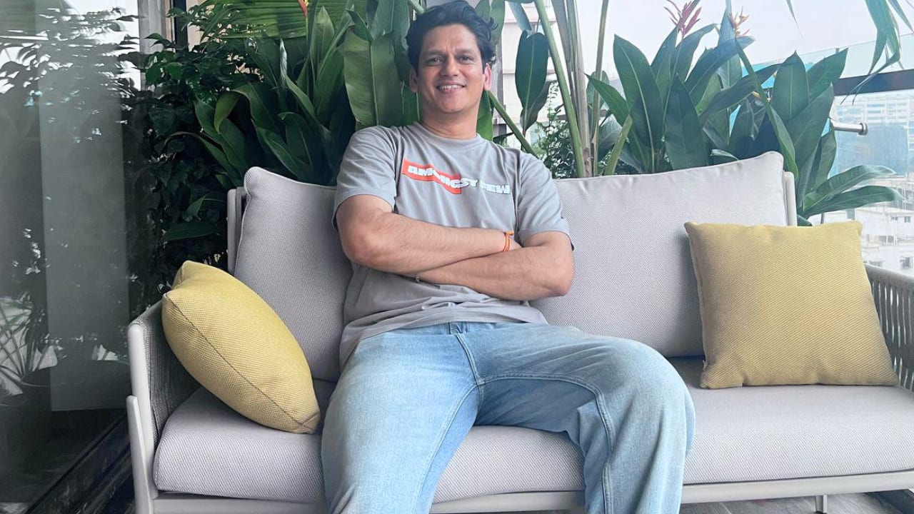 Vijay Varma moves into sea-facing Juhu apartment, says “Mumbai Ka King Kaun?”
