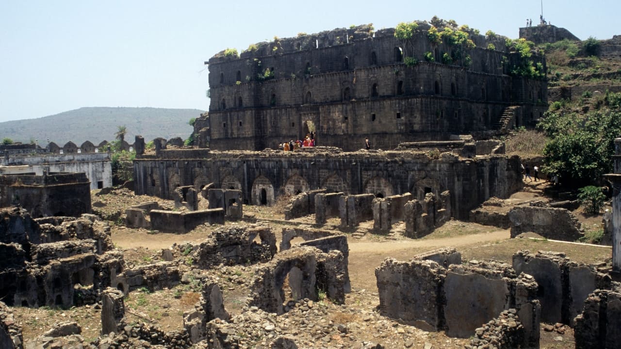 1. Janjira Fort, Maharashtra: The Island Stronghold That Outsmarted Warships Rising dramatically from the Arabian Sea, Janjira Fort is a marvel of coastal defense. Built by the Siddis and surrounded entirely by water, it proved impossible to breach. British naval firepower met its match in Janjira’s impenetrable walls and strategic isolation. Even today, a boat ride to the fort feels like entering a legend, complete with rusted cannons, secret tunnels, and freshwater ponds nestled inside its ocean-wrapped ramparts. (Image: Canva) 1. Janjira Fort, Maharashtra: The Island Stronghold That Outsmarted Warships Rising dramatically from the Arabian Sea, Janjira Fort is a marvel of coastal defense. Built by the Siddis and surrounded entirely by water, it proved impossible to breach. British naval firepower met its match in Janjira’s impenetrable walls and strategic isolation. Even today, a boat ride to the fort feels like entering a legend, complete with rusted cannons, secret tunnels, and freshwater ponds nestled inside its ocean-wrapped ramparts. (Image: Canva)