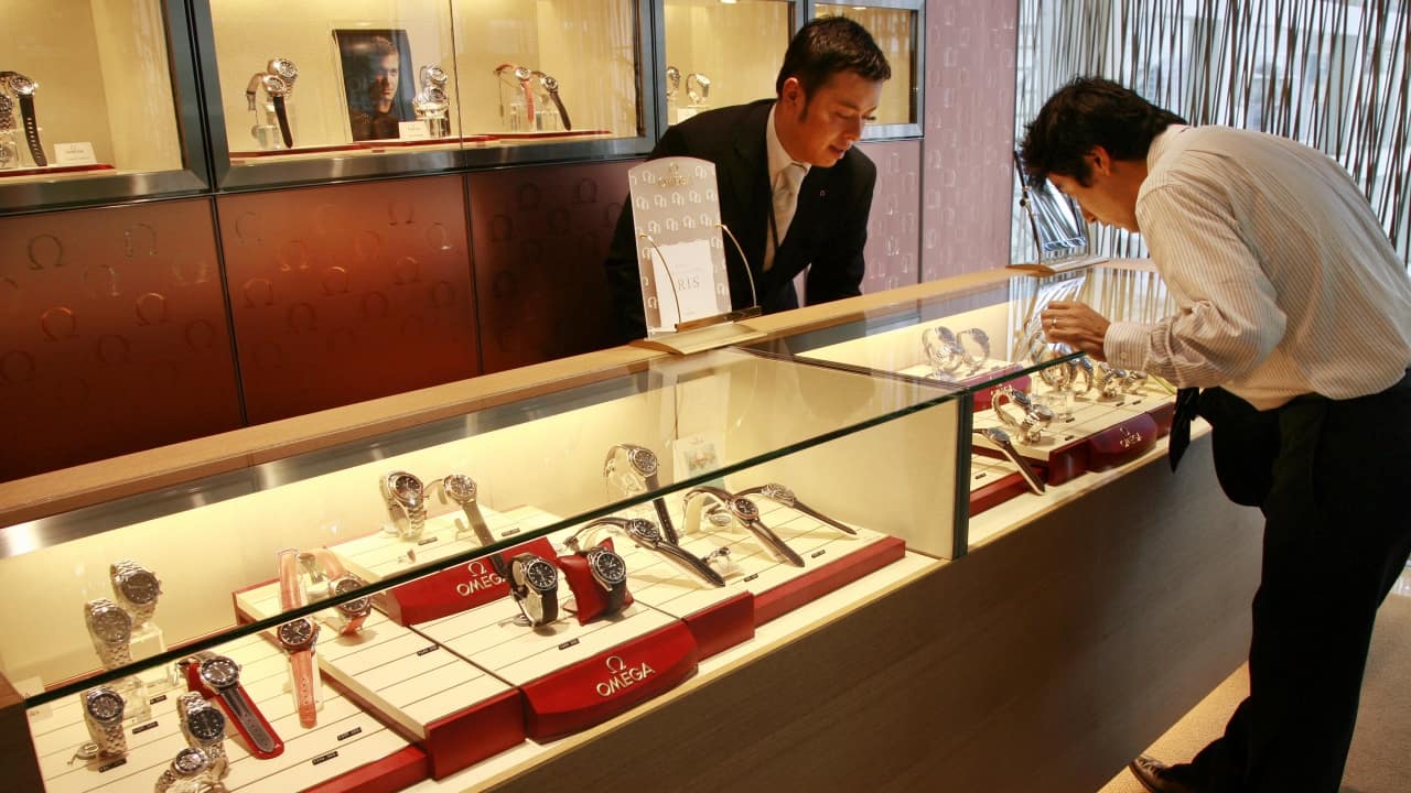 Swatch under pressure as investors demand reform amid declining sales and governance concerns