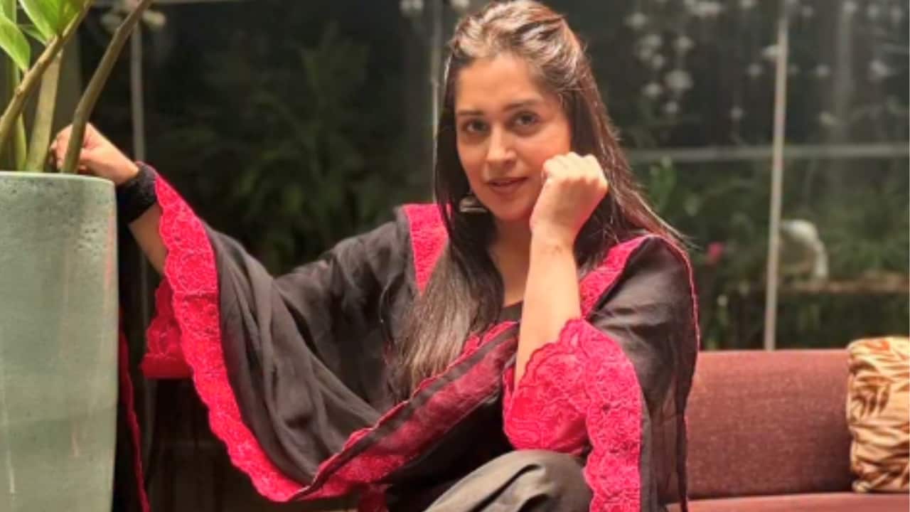 Dipika Kakar shares health update after 'tennis ball-sized' tumor diagnosis, says, "Mai abhi bhi yahin hun, hospital me hun..."