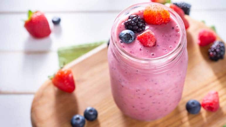 Best summer drinks recipe: Berry smoothie (Image: Canva)