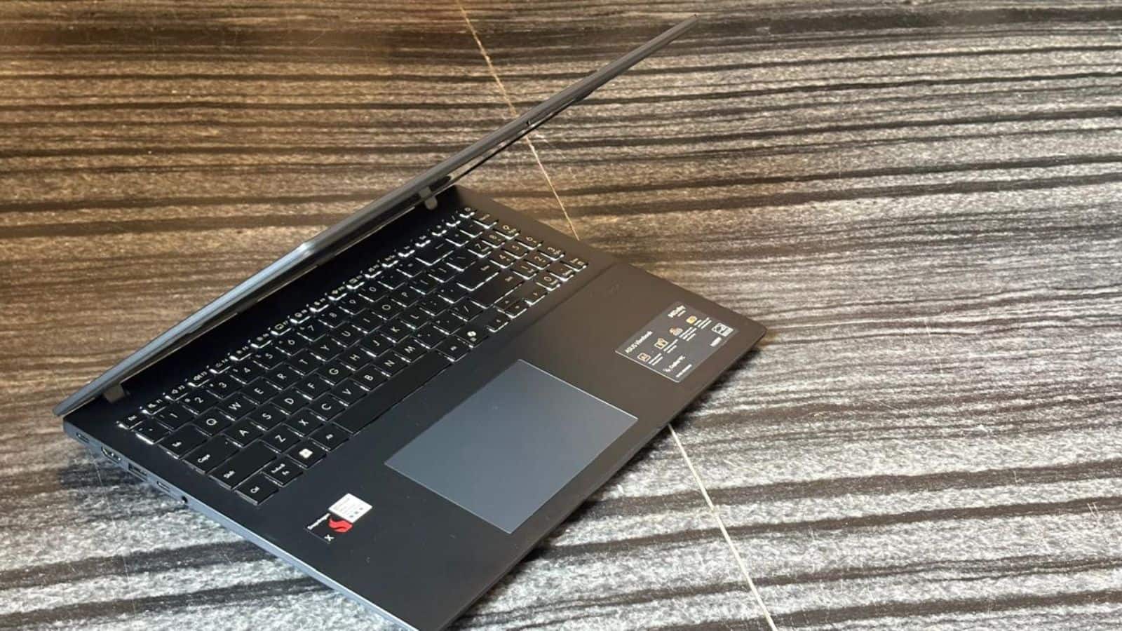 Asus Vivobook 16