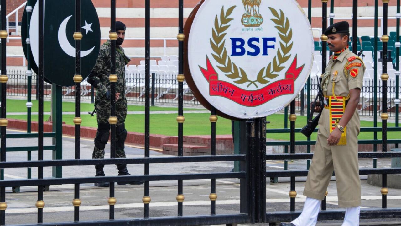 Pakistan's Diplomatic Mimicry: Copying India's Expulsion Move After Pahalgam Attack
