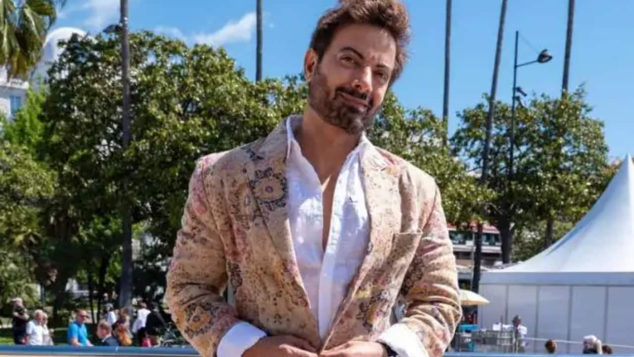Rahul Bhat Treats director Madhur Bhandarkar, The Wives Team to a lavish Kashmiri feast