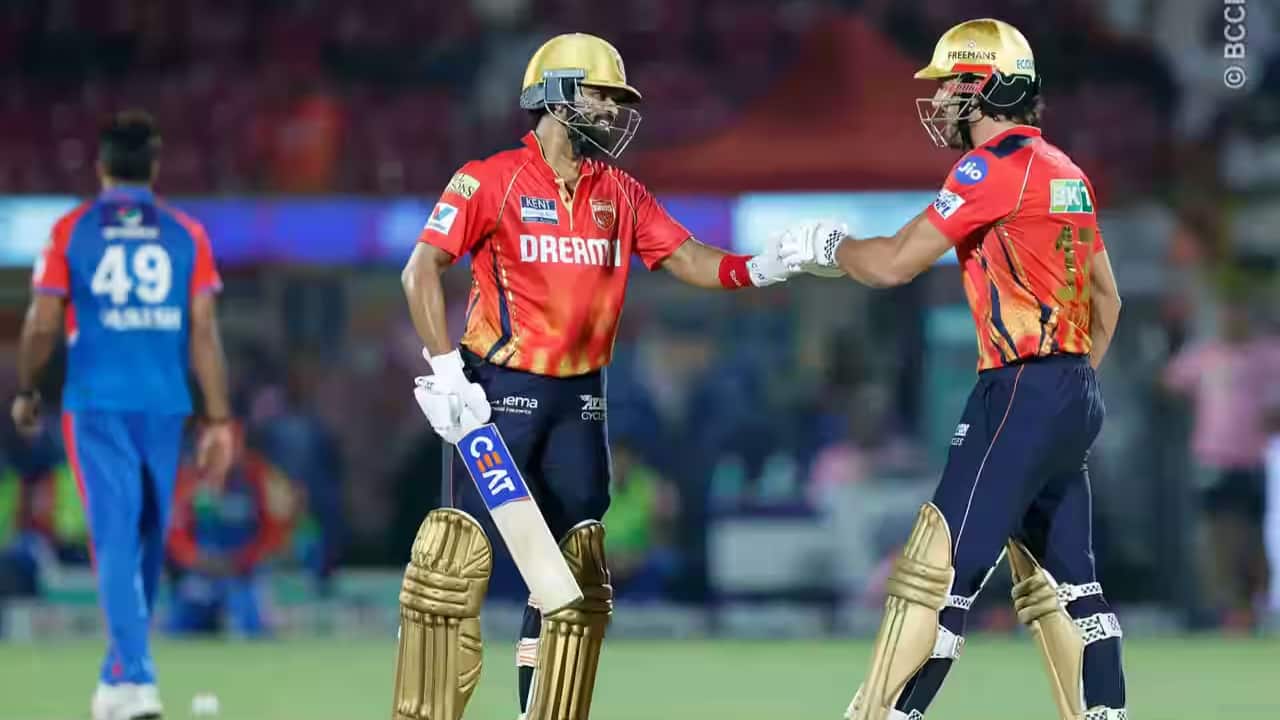 Marcus Stoinis' 16-ball 44, Shreyas Iyer's half-century powered Punjab to 206-8