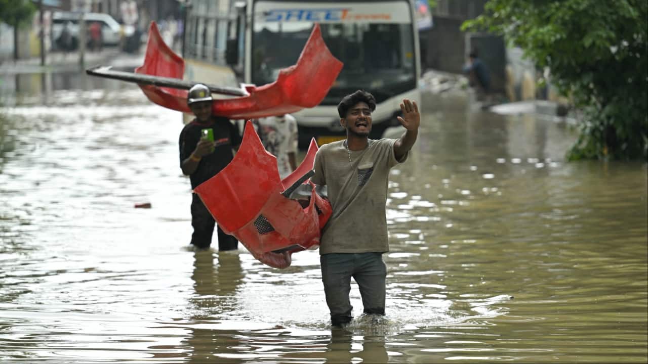 Motorists have been advised to avoid underpasses and allow extra travel time during peak hours. (File photo)