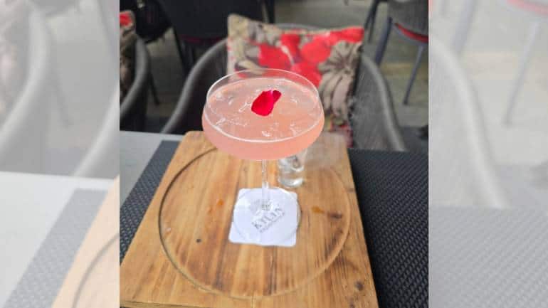 Exotic summer cocktail recipes: Rose Lychee Swirl
