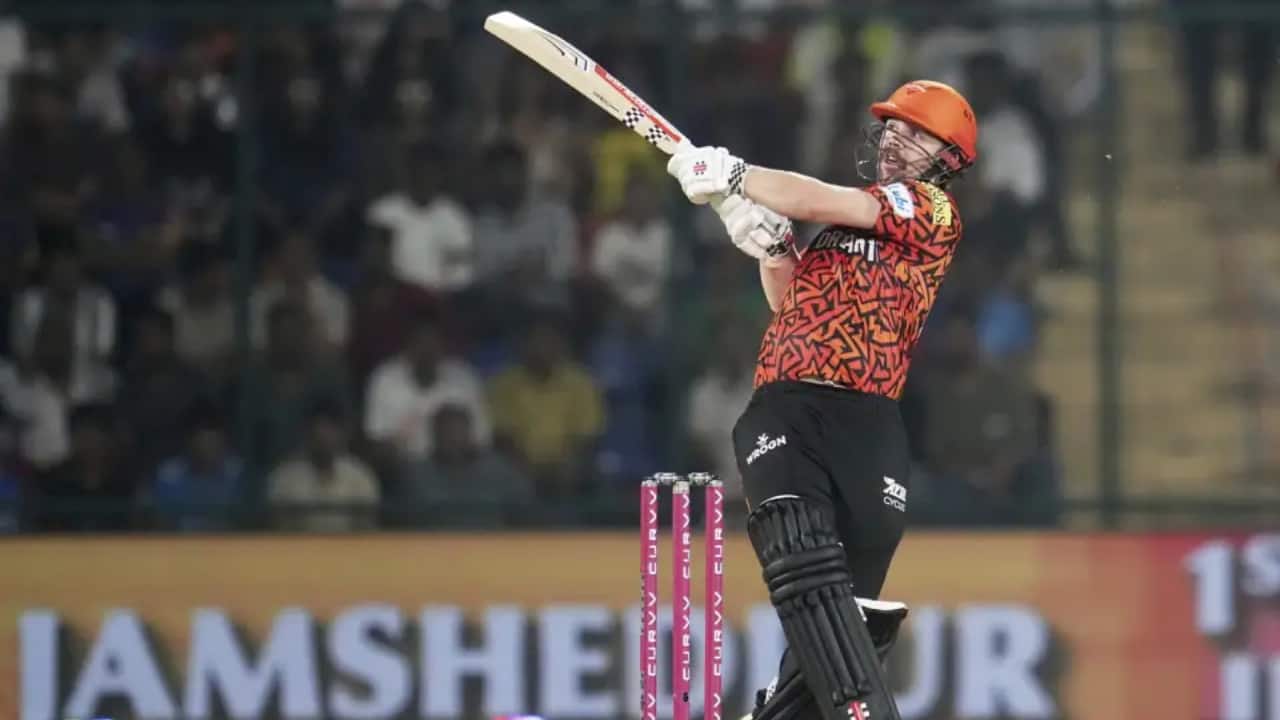Travis Head’s fearless style and proven ability to perform on big occasions make him a major threat early in the innings, enabling SRH to regularly push for explosive starts of 60 runs or more. (Photo: AP)