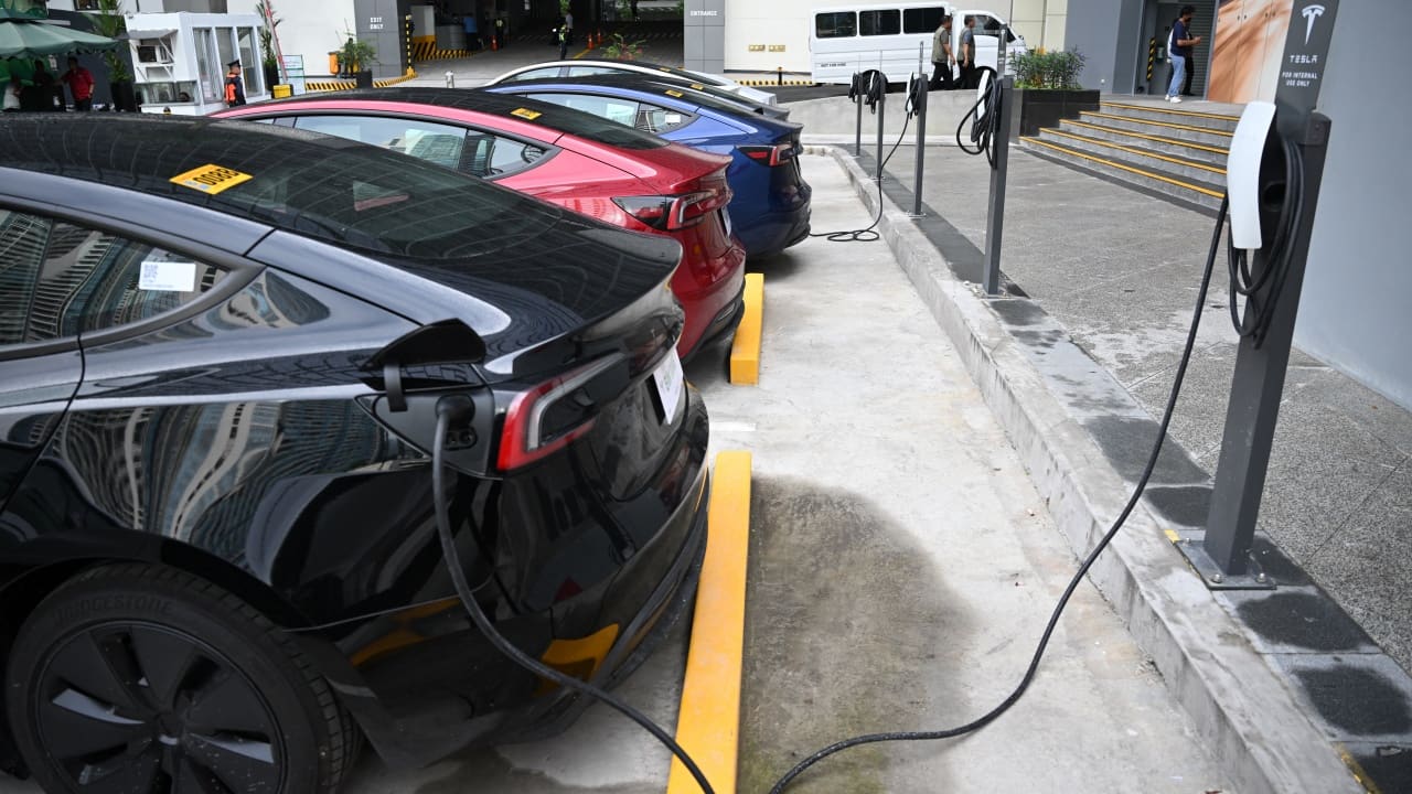 A century-old electric car battle returns: Will history repeat itself under Trump?