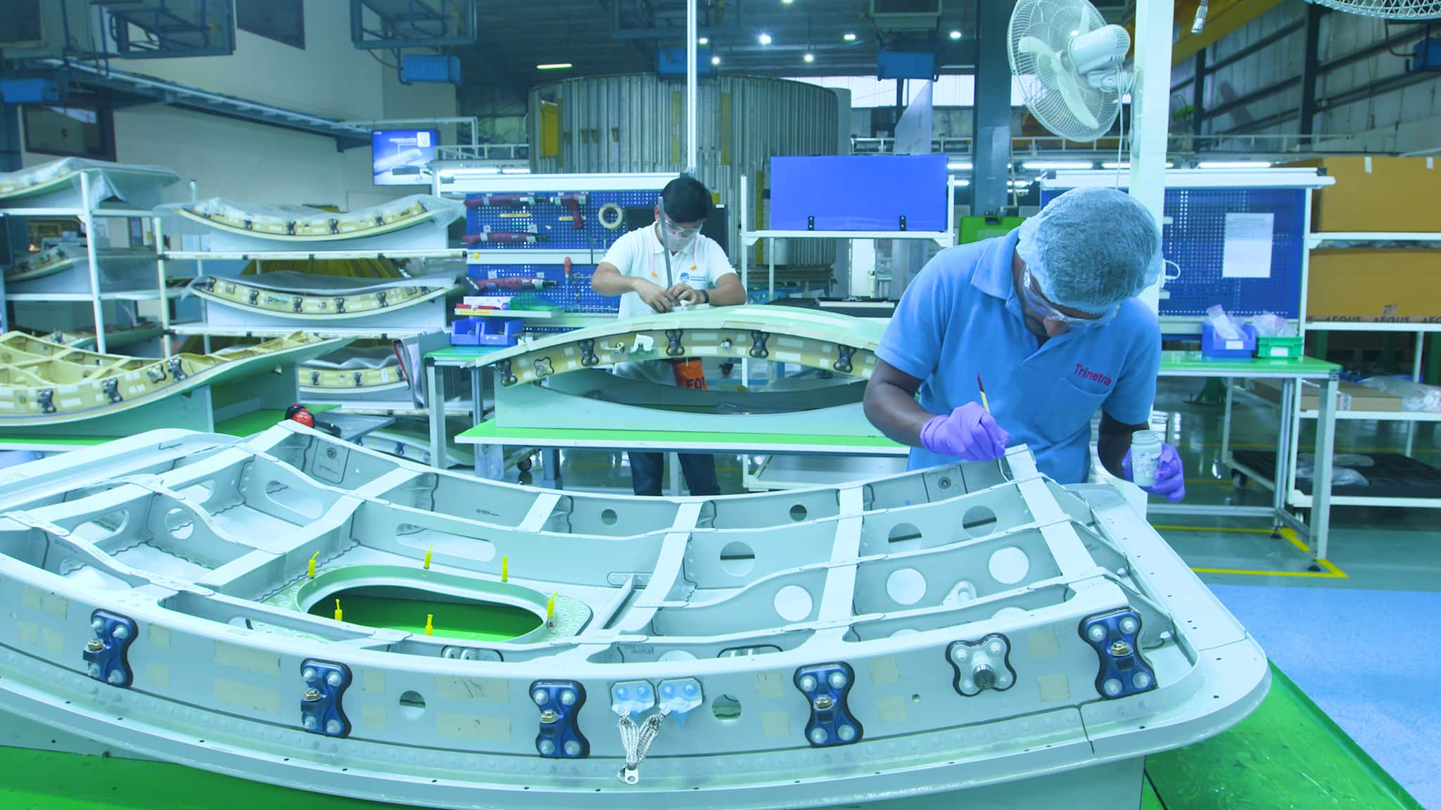 Aerostructure assembly – plug doors