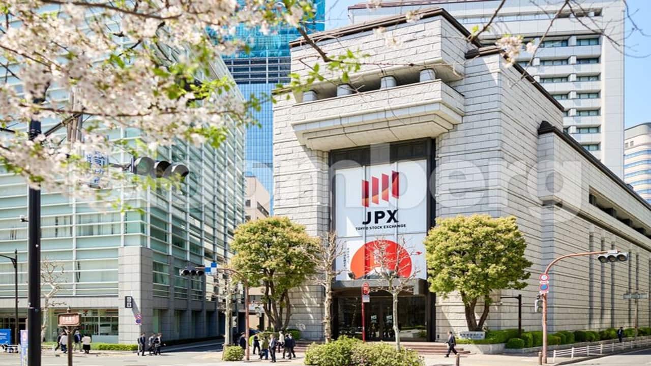 Asian shares track Wall Street gains, bonds steady