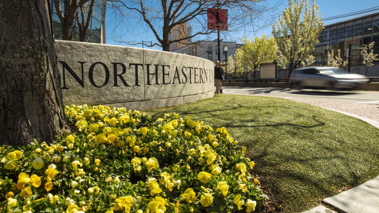 Northeastern University (40% International)