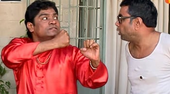 Paresh Rawal and Jonnny Lever in a still from Hera Pheri