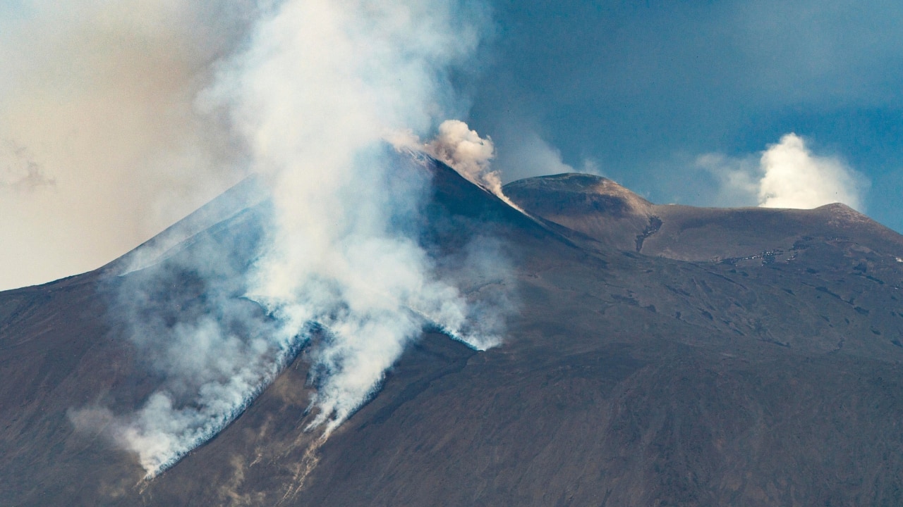In response to the eruption, the Sicilian Civil Protection agency issued a VONA (Volcanic Observatory Notice for Aviation), urging air traffic to avoid the affected zone. While the airports in Catania and Palermo stayed operational, some flights were rerouted for safety. (Image: AP)