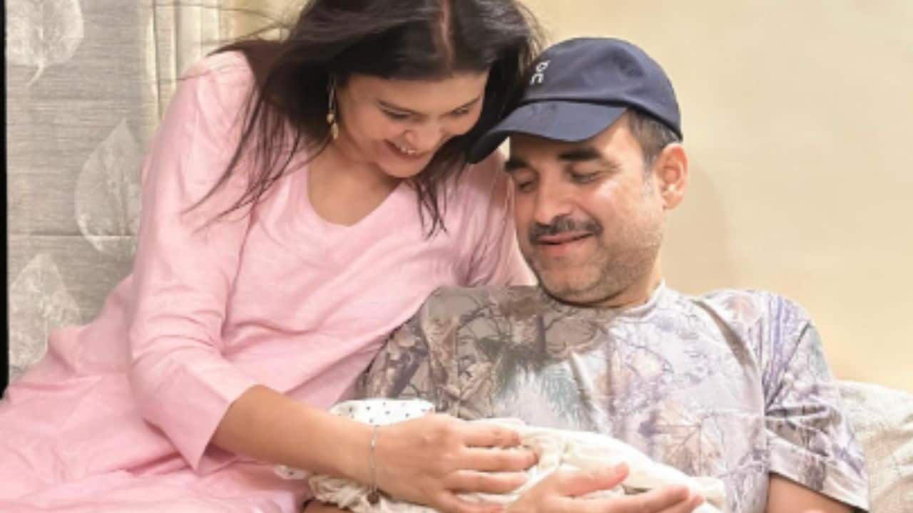 Bade papa Pankaj Tripathi cradles Paritosh Tripathi’s daughter, wife Mridula adds a loving touch, see here