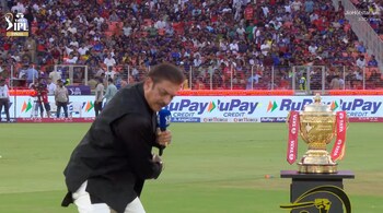 Internet doesn't spare Ravi Shastri after epic fail during IPL final