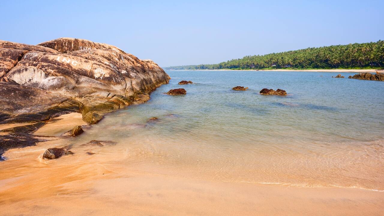 2. Kannur, Kerala, India – India’s First Plastic-Free District Kannur made headlines in 2017 as India’s first district to go completely plastic-free. Through strict bans and community action, Kannur is a shining example of how collective will can create lasting change. Witness this sustainable success story while enjoying Kerala’s natural beauty. (Image: Canva)