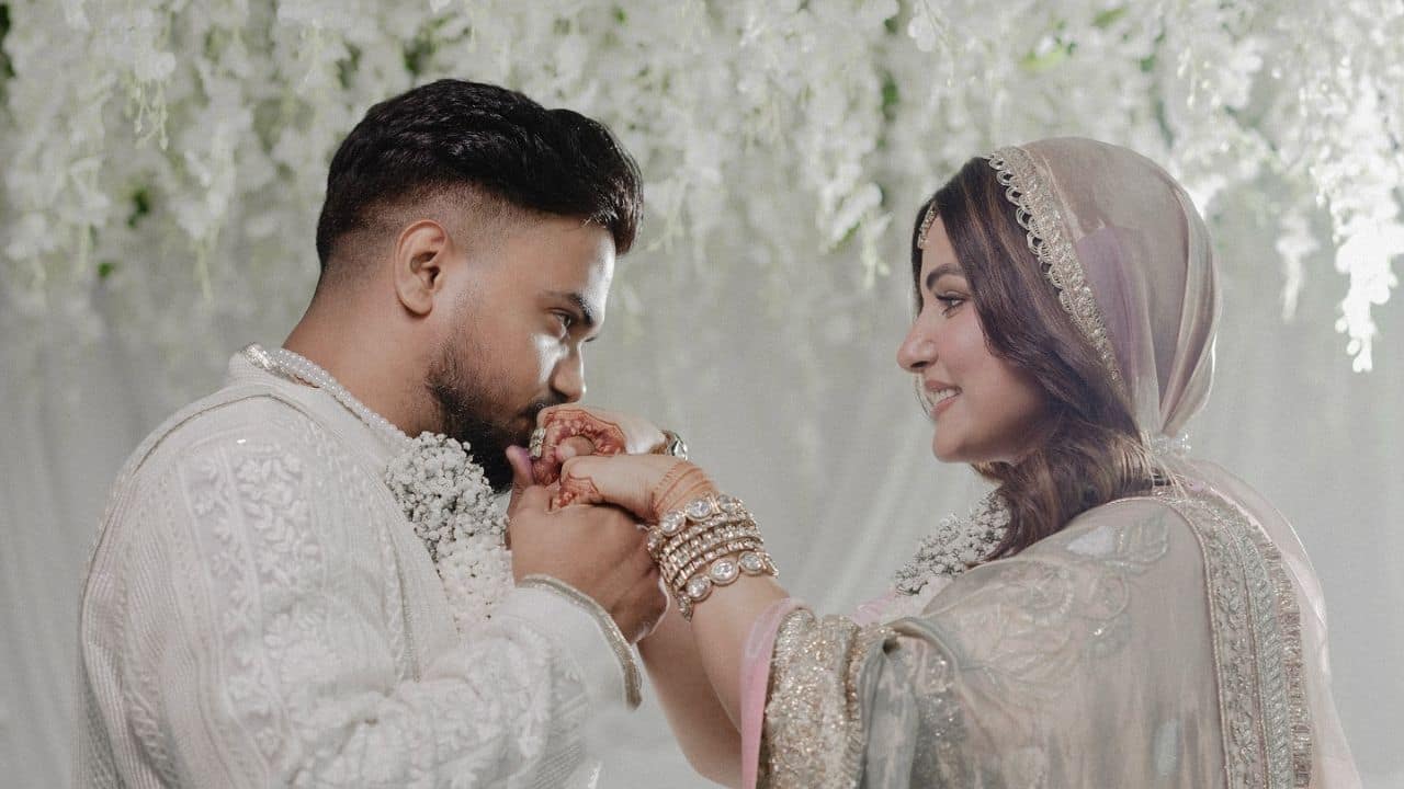 Hina Khan gets married to long-time boyfriend Rocky Jaiswal, see dreamy pics