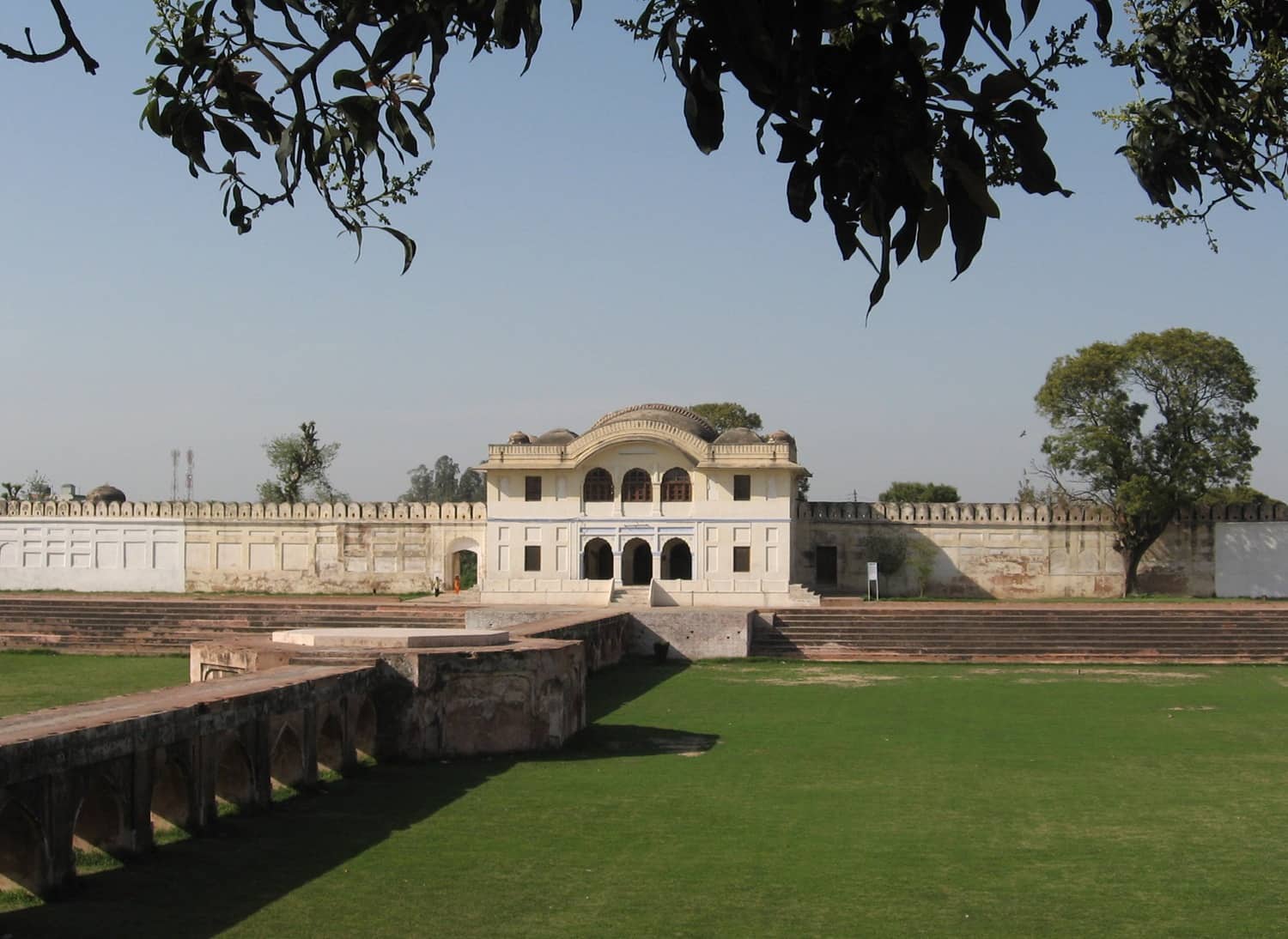 Building in the royal enclosure of Sarai Aam Khas Bagh at Sirhind with a covered water channel going into the building. (Image source: Arjun Kumar)