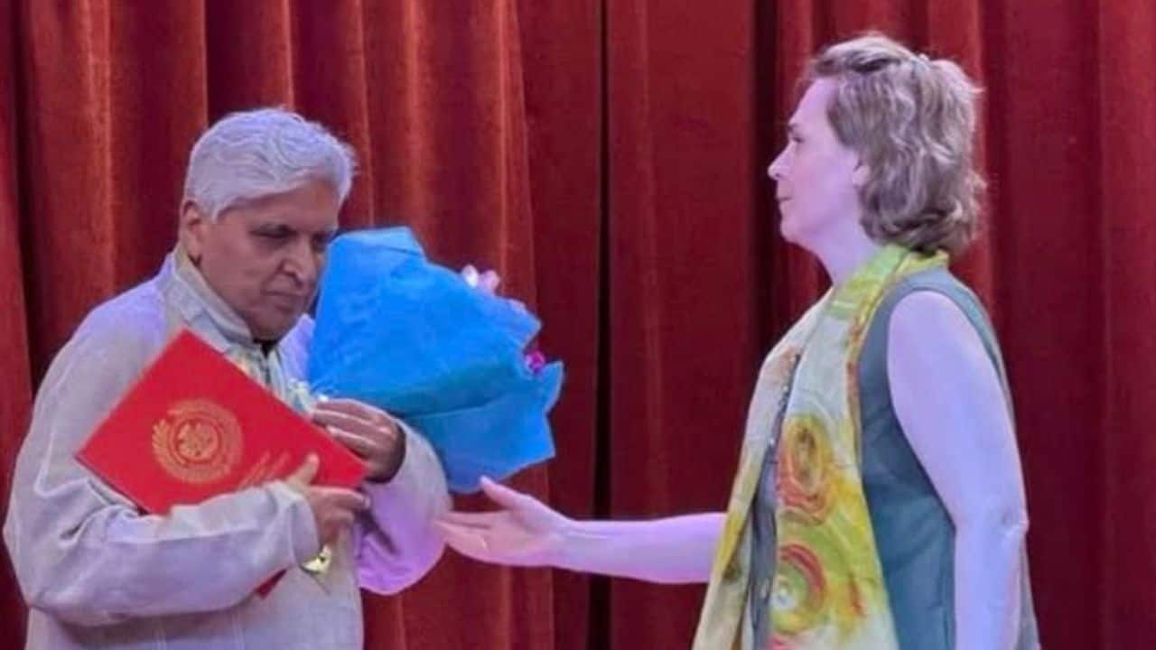 Javed Akhtar receives prestigious Dostoevsky Star Award; Shabana Azmi shares insight