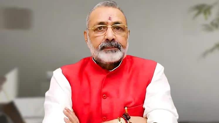 'This is India, not Pakistan or Bangladesh': Giriraj Singh on lifting burqa during elections