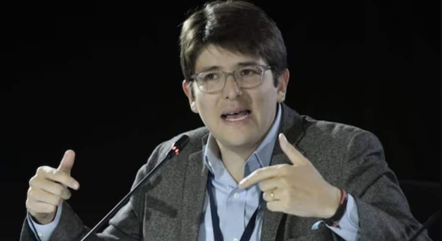 Colombian presidential candidate Miguel Uribe shot during campaign event in Bogotá, suspect arrested