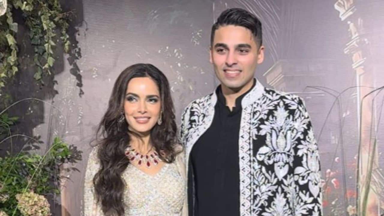 Shazahn Padamsee and Ashish Kanakia look ethereal in first public appearance after wedding, watch