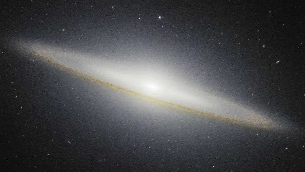 James Webb reveals new secrets of the enigmatic Sombrero Galaxy with its latest image