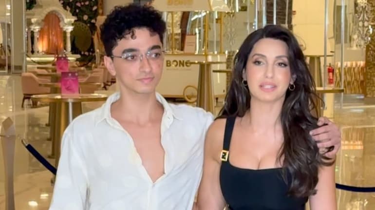 Omar accompanied Nora for the evening as she went to the event.