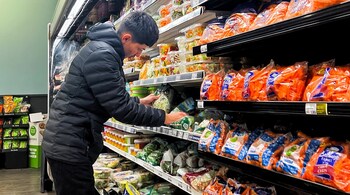 The consumer price index (CPI) rose to 3.0 percent in September from 2.9 percent a month earlier, the Labor Department said in a statement. Prices rose 0.3 percent from a month earlier.