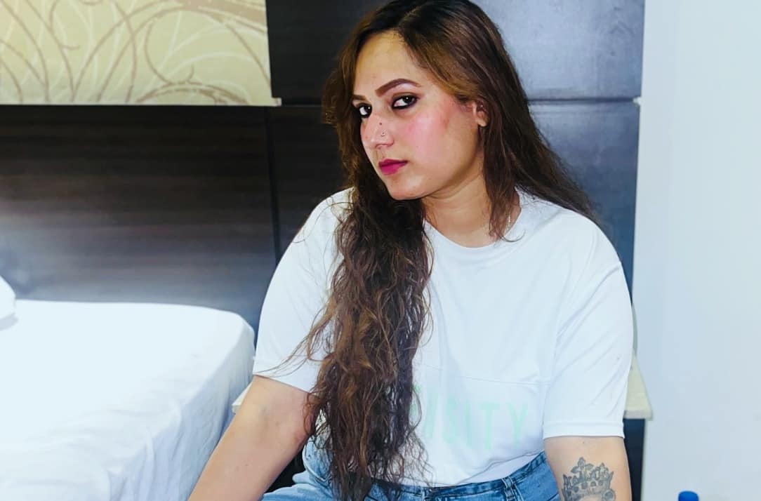 अश्लील वीडियो बनाने के लिए फेमस सोशल मीडिया इन्फ्लुएंसर की दर्दनाक मौत, कार के अंदर मिली लाश 2 Influencer Kamal Kaur