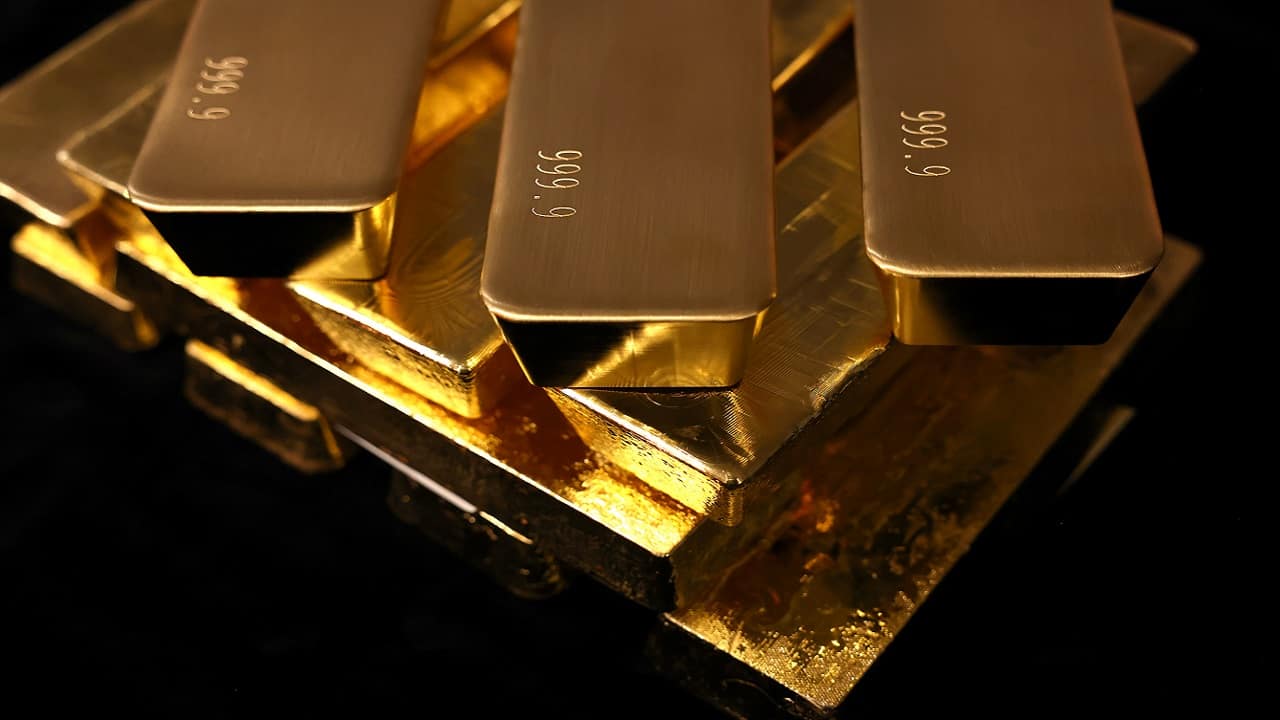 Gold edges higher as US-Iran tensions escalate, war risk rises