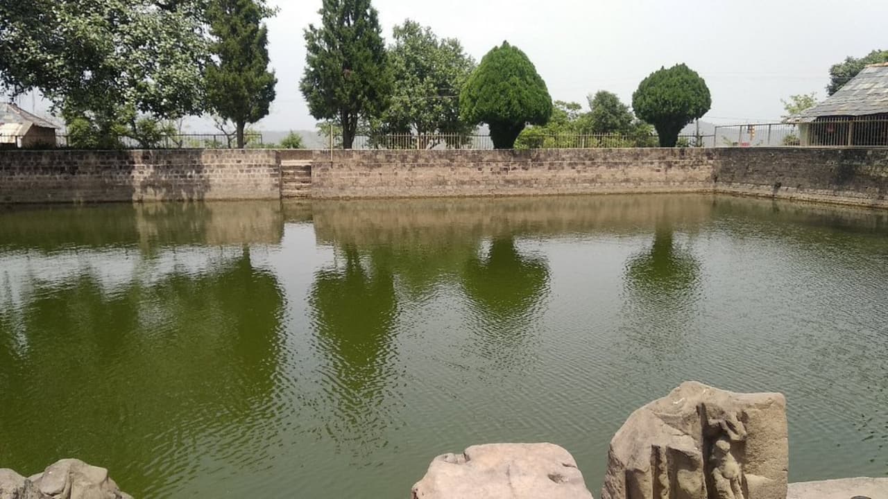 The architecture follows the Nagara style, similar to the temples found in Central India, but carved from a single rock. (image: tripadvisor)