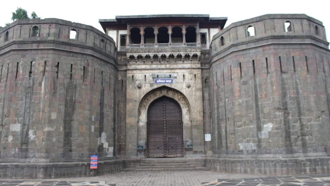 4. Pune – Young, Chill, and Effortlessly Cool Equal parts student town and cultural capital, Pune hits all the right notes for a quick escape. Explore the historic Shaniwar Wada, grab a rooftop dinner in Koregaon Park, and groove to live music at a café. It’s a city where one night feels like a full vacation. (Image: Wikipedia)