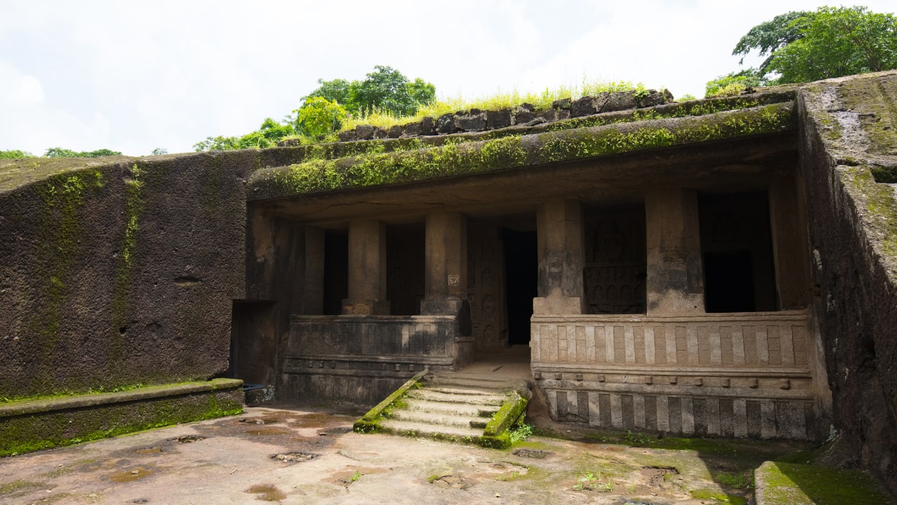 Kanheri Caves, Maharashtra: Over 100 Buddhist caves carved into black basalt, featuring ancient paintings, sculptures, and inscriptions inside Sanjay Gandhi National Park. (image: canva) Kanheri Caves, Maharashtra: Over 100 Buddhist caves carved into black basalt, featuring ancient paintings, sculptures, and inscriptions inside Sanjay Gandhi National Park. (image: canva)