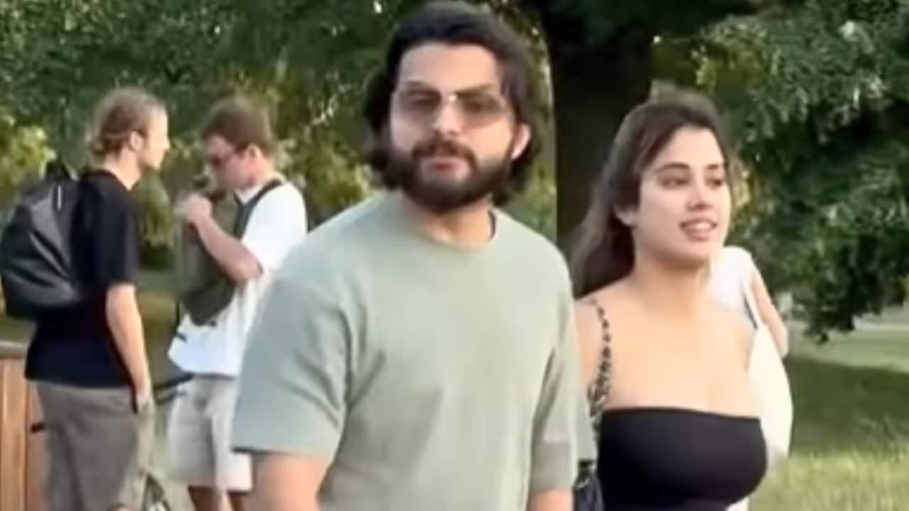 Janhvi Kapoor and Shikhar Pahariya walk hand-in-hand in London, watch video