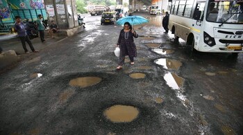 The India Meteorological Department (IMD) confirmed that the rainfall is likely to intensify further on Friday. (Image credit: @bubblebuster26/X)