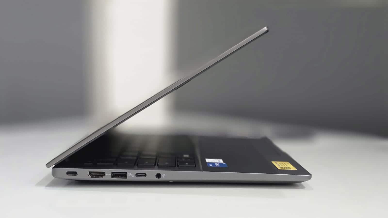 VivoBook S14