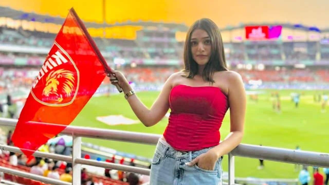 RJ Mahvash slams back at trolls linking her success to rumoured boyfriend Yuzvendra Chahal: "2019 is industry mein hun"