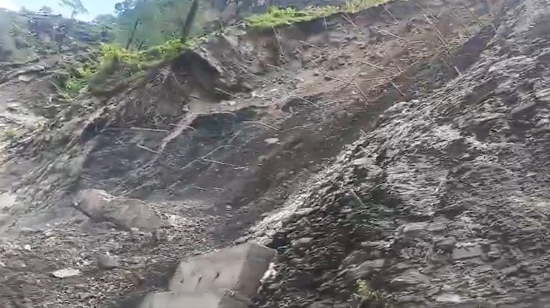Badrinath National Highway blocked near Pipalkoti due to heavy rainfall and  landslide debris