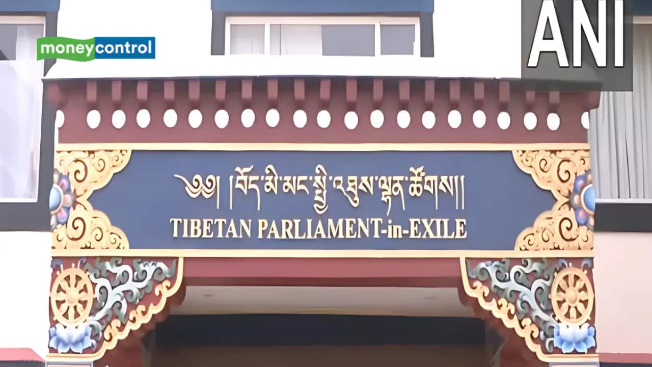 Dalai Lama to Announce Reincarnation Plans at 2025 Tibetan Religious Conference in Dharamshala