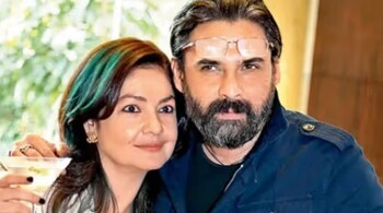 Pooja Bhatt remembers late actor Mukul Dev on his first month death anniversary, calls his passing a "blink of an eye"

