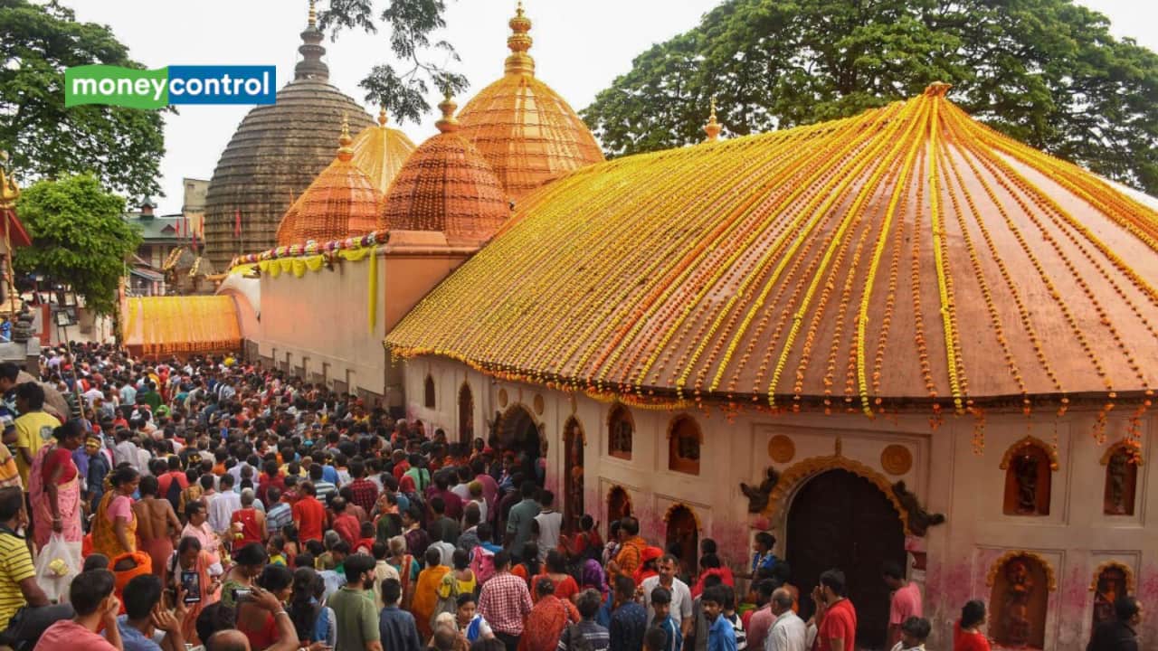 Ambubachi Mela 2025: Thousands of Devotees Gather at Kamakhya Temple in Assam