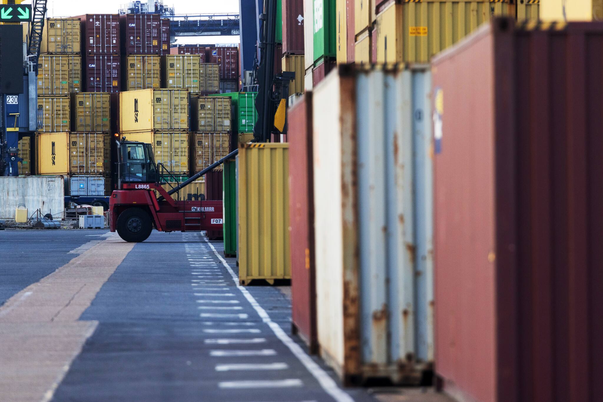 Pressure to seal Trump trade deals ramps up with two weeks to go