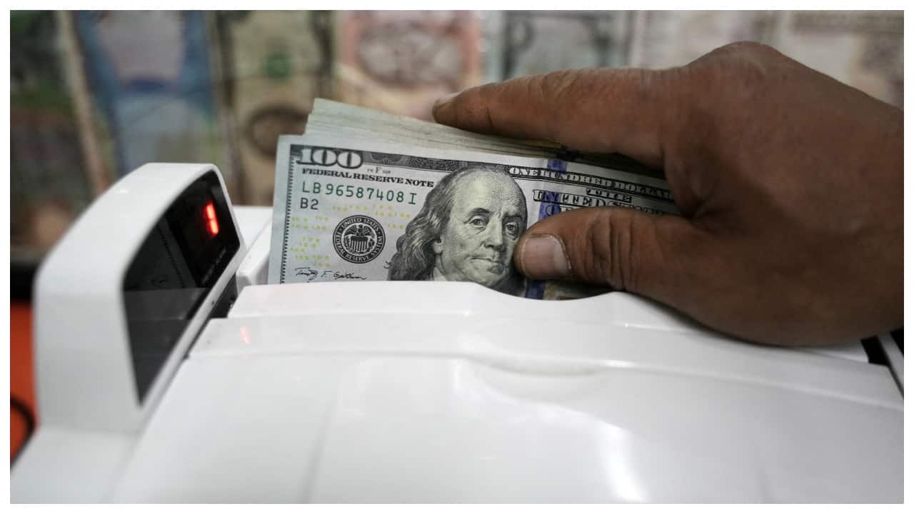 Dollar pauses for breath with Fed speakers in focus
