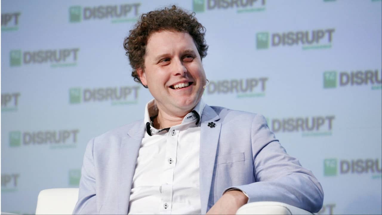 SpaceX rival Rocket Lab CEO says he flies a helicopter to relax: 'When I'm flying, I have to shut...'